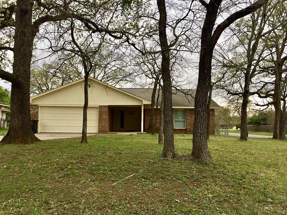1st image of 3000 Jennifer Dr