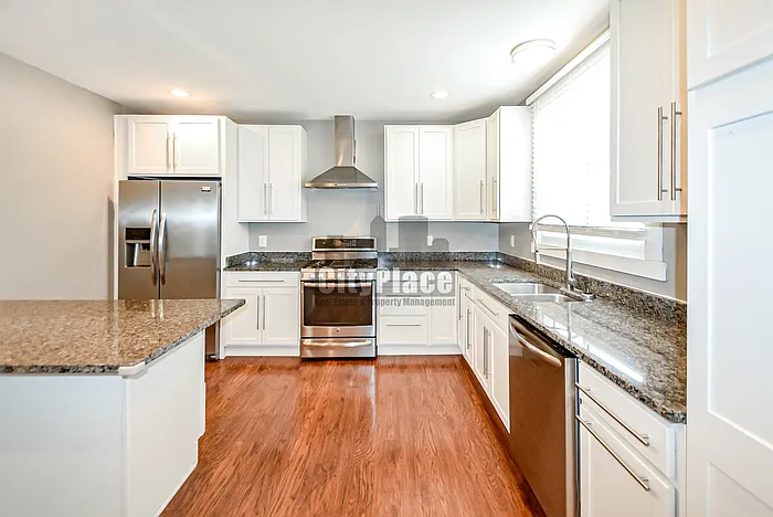 1548 Lexington Ave — Photo 13