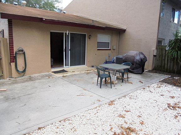 5th image of 2044 Loma Linda Way S