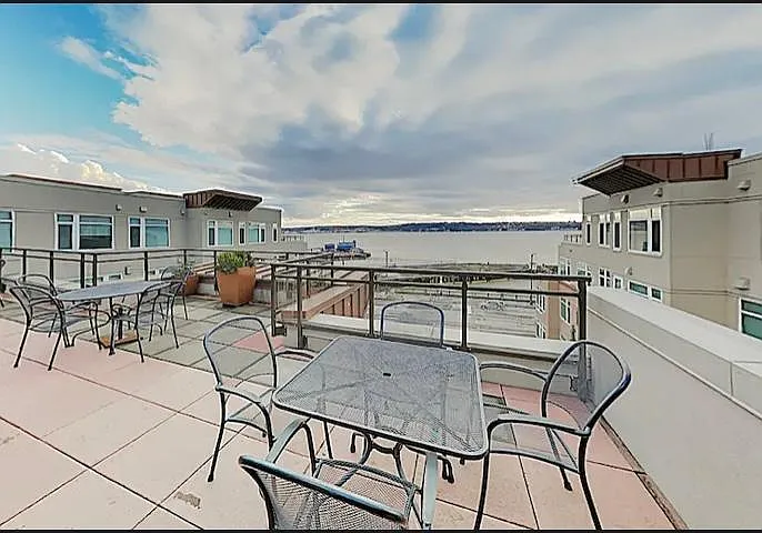 Roof top meeting place