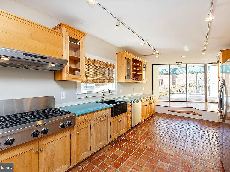 7 N Loudoun St #1/2 — Photo 19