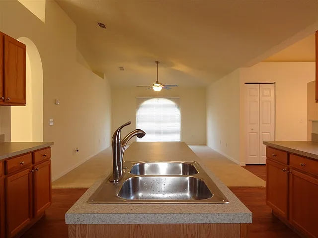 1613 SW Carillo Ave — Photo 5
