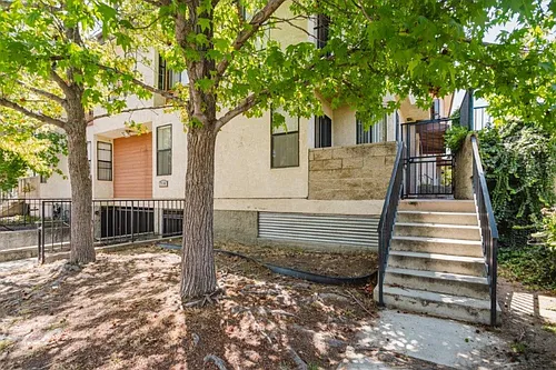 914 E Elk Ave #3 Photo 1
