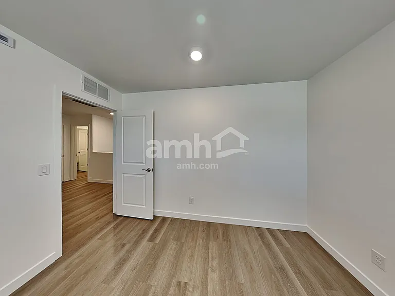 6294 W Calle Bilboa — Photo 17