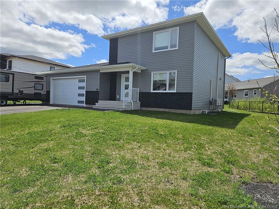 1st image of 94 Salengro Cres