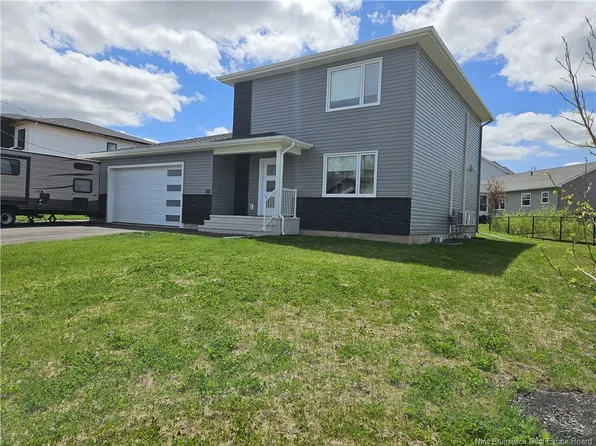 94 Salengro Cres, Moncton, NB E1G 5Y7