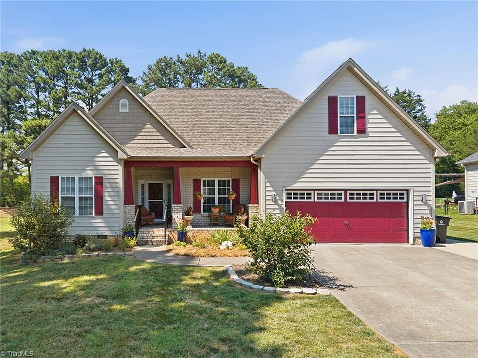 1st image of 521 Croydon Ln
