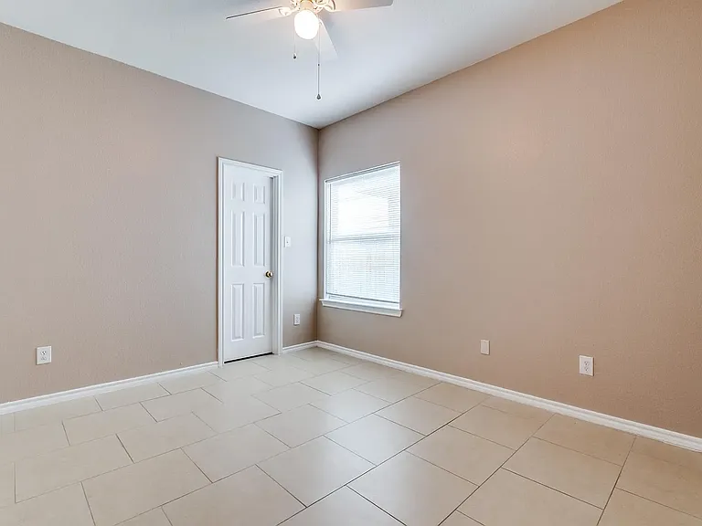 5907 Lovingham Ct #5907 — Photo 11