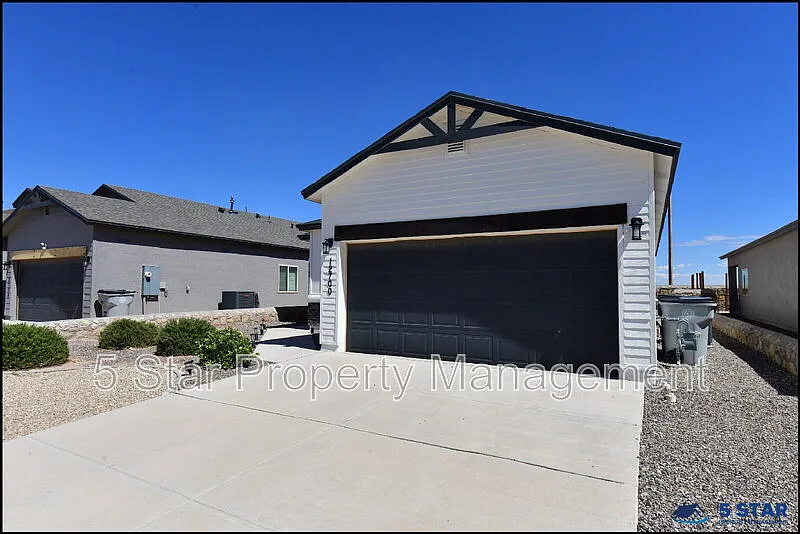 3 bed, 2.0 bath, 1593 sqft, $1,975 — Photo 4