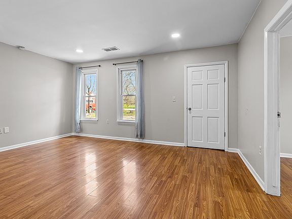 4th image of 37252 N Parma Ave