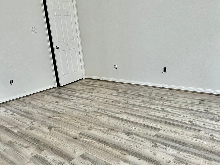 2502 N Yorkchase Ln — Photo 9
