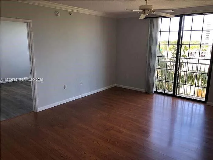 1919 Van Buren St #619A — Photo 6