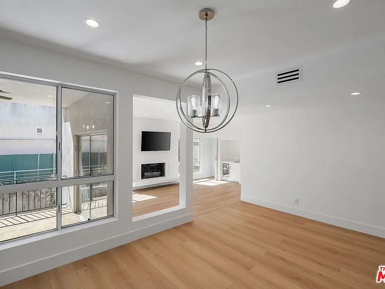 4807 Woodley Ave #309 — Photo 11