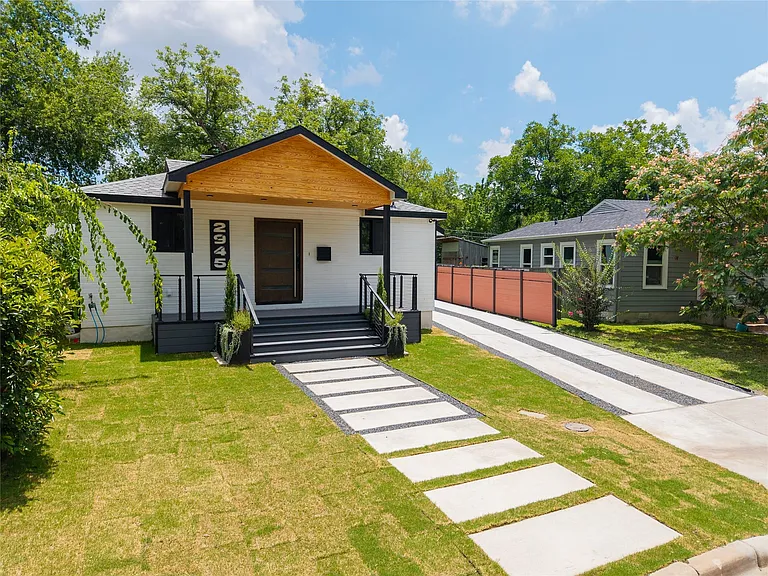 2945 Moss St — Photo 19