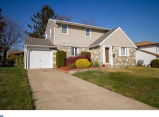 9734 Portis Rd, Philadelphia, PA 19115