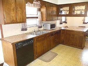 3rd image of 2517 Lund Ave