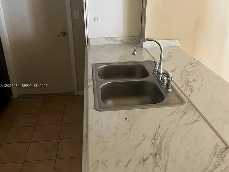1104 SE 24th Ave #1104 — Photo 5
