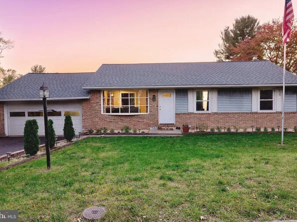 1159 Loop Dr, Harrisburg, PA 17112