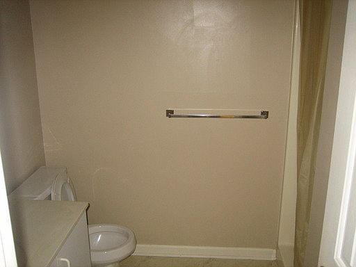 5th image of 715 Mary Robert Ln