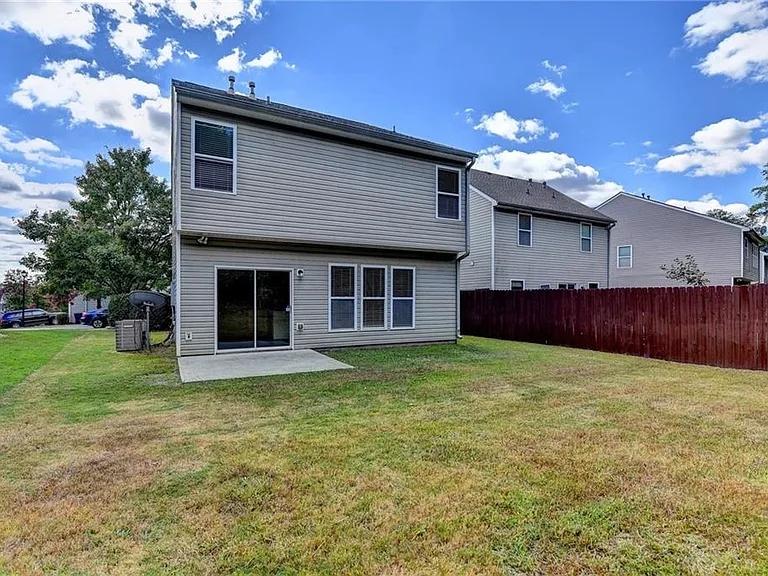 2882 Briaroak Dr — Photo 2