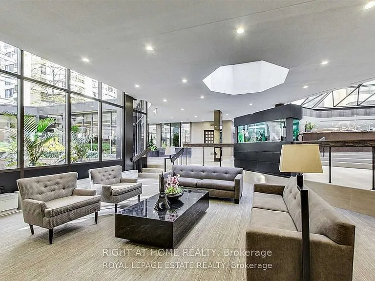 280 Simcoe St #1405 — Photo 40