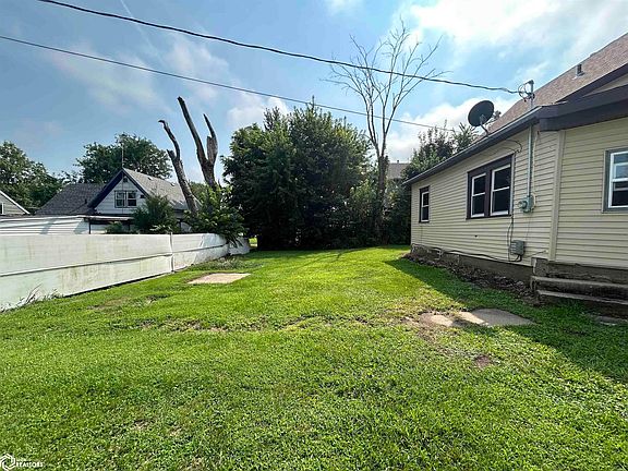 3rd image of 1703 Summit St