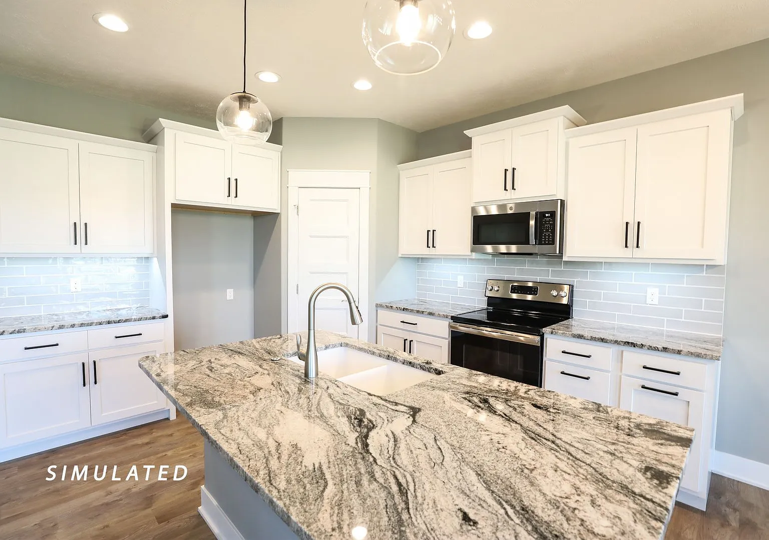 Luxury Townhome: End Of Summer Rent Special! — Photo 4