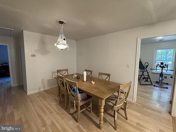 5th image of 14625 Carleton Ln