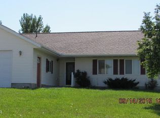 313 3rd Ave SW, New London, MN 56273