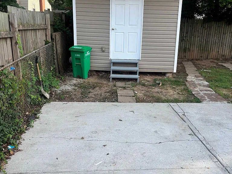 7721 Bender Rd — Photo 35
