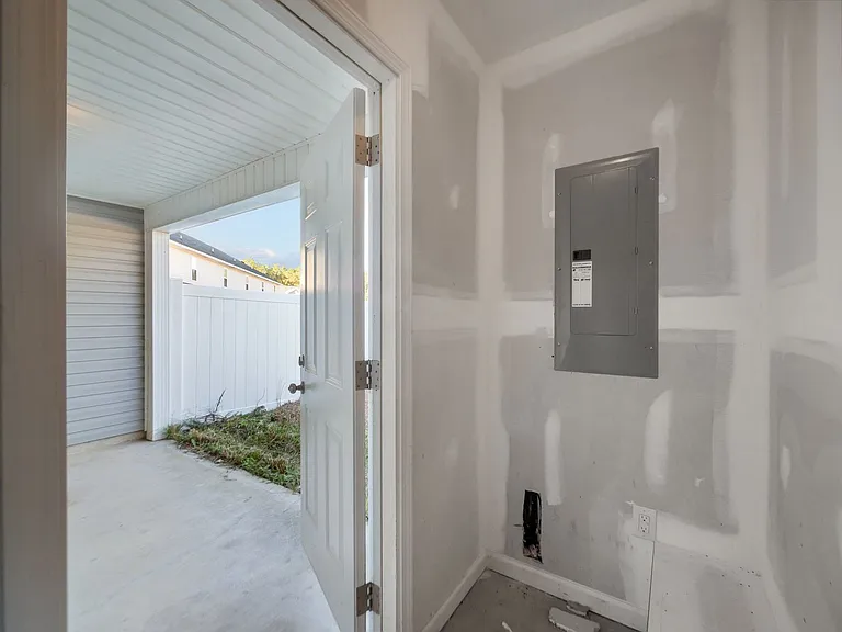 102 W Murrow Ln — Photo 26