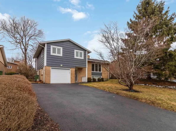 9 Birkdale Cres, Halifax, NS B3M 1H4