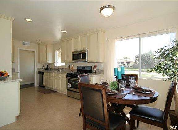 3rd image of 2966 Butterfield Ave