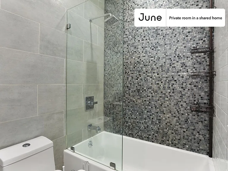 444 Franklin Ave #B — Photo 11