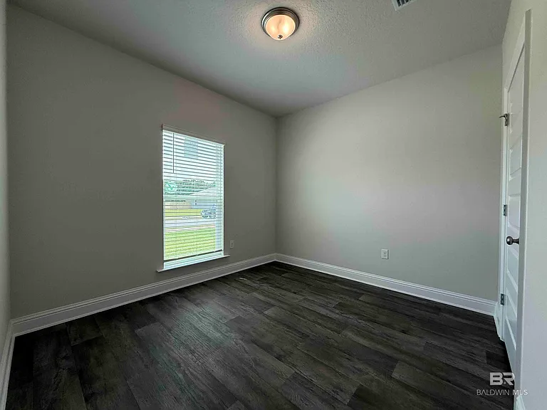 19130 Treehill Ln — Photo 3