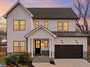 315 Charles St SE, Vienna, VA 22180