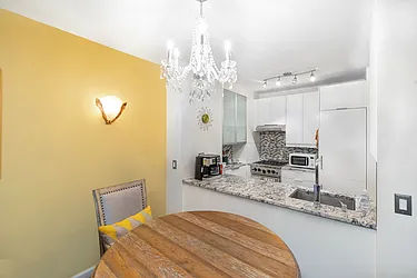 Rented by New York Casas Ltd.