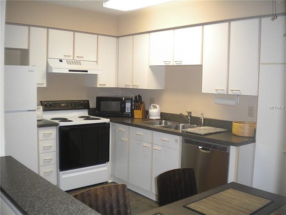 4th image of 2584 W Brook Ln