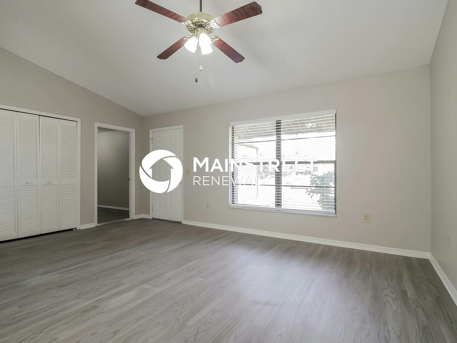 2561 Beal St — Photo 3