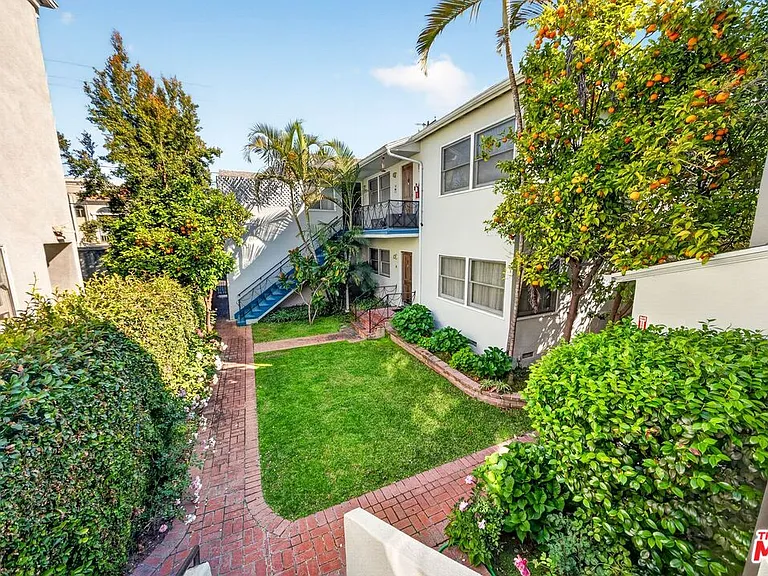9928 Robbins Dr — Photo 48
