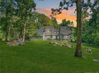 54 Merriebrook Ln, Stamford, CT 06902