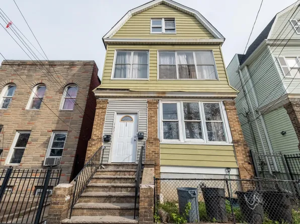 150 Van Nostrand Avenue image 2 of 16