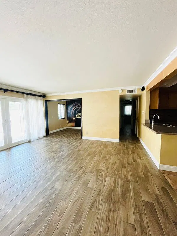 2 bed, 2.0 bath, 1100 sqft, $2,750 — Photo 3