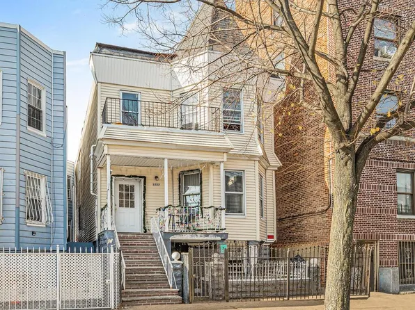 1227 St Lawrence Avenue, Bronx, NY 10472