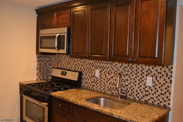1st image of 372 Bradford St #2