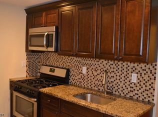 372 Bradford St #2, Orange, NJ 07050