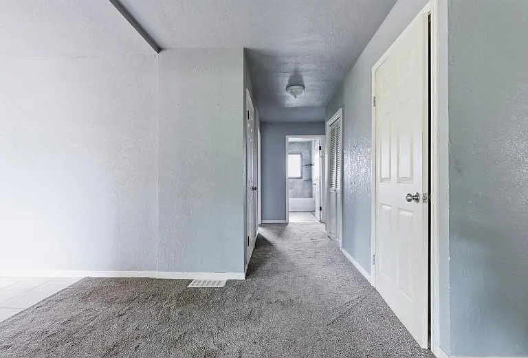 1707 S Broadway Blvd — Photo 5