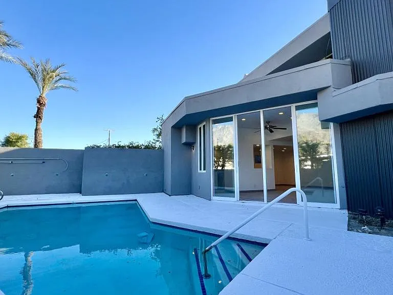 2286 N Junipero Ave — Photo 7