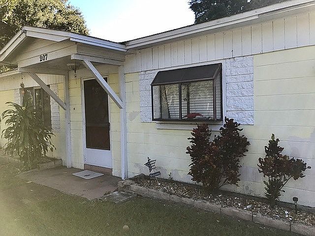 1st image of 207 E Lake Mary Dr
