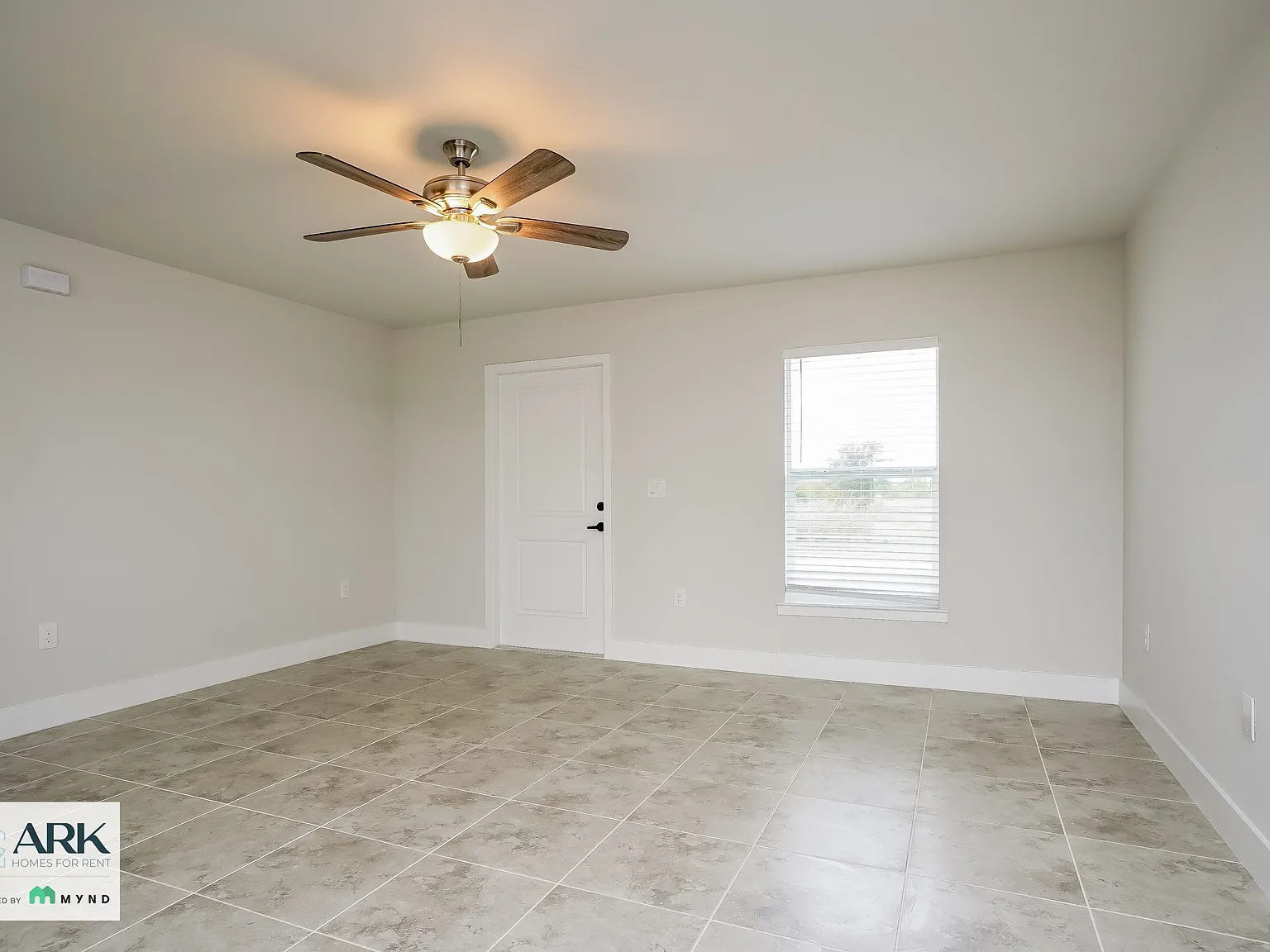 3 bed, 2.0 bath, 1320 sqft, $1,865 — Photo 4